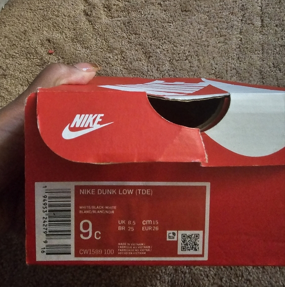 Kids Black and White Nike low Dunks size 9 - Picture 6 of 6